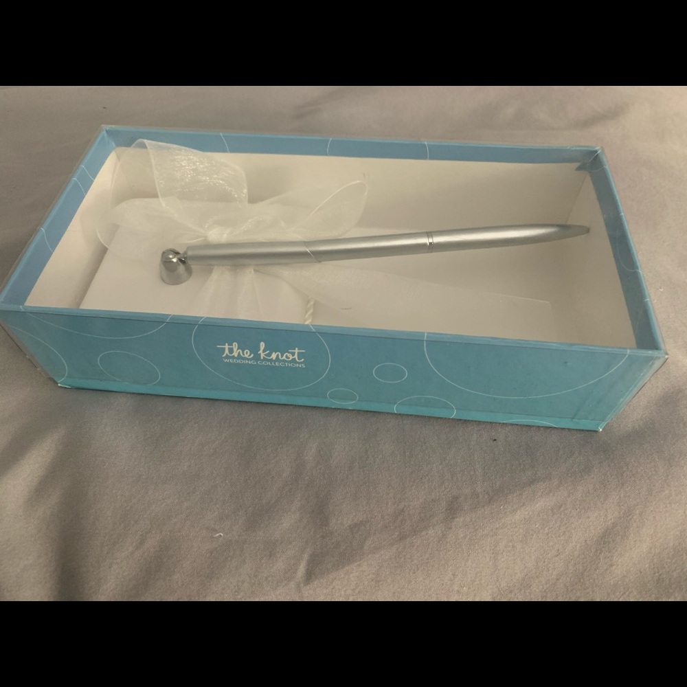 Wedding pen and holder